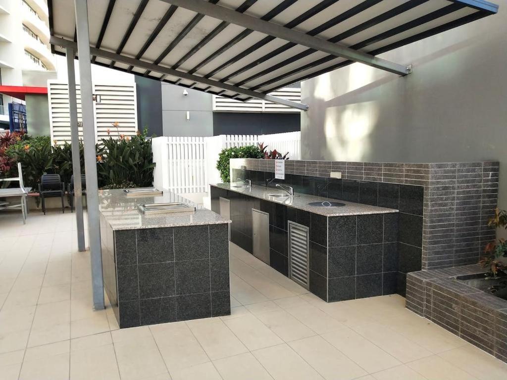 Three-Bedroom Apartment With Amazing View Near Surfers Paradise Gold Coast Exterior foto